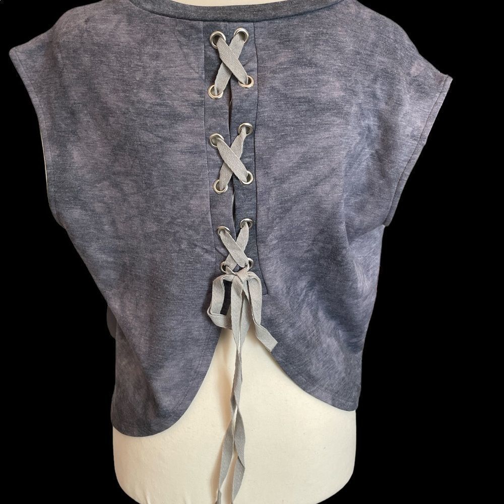 New with tag workout top must see back